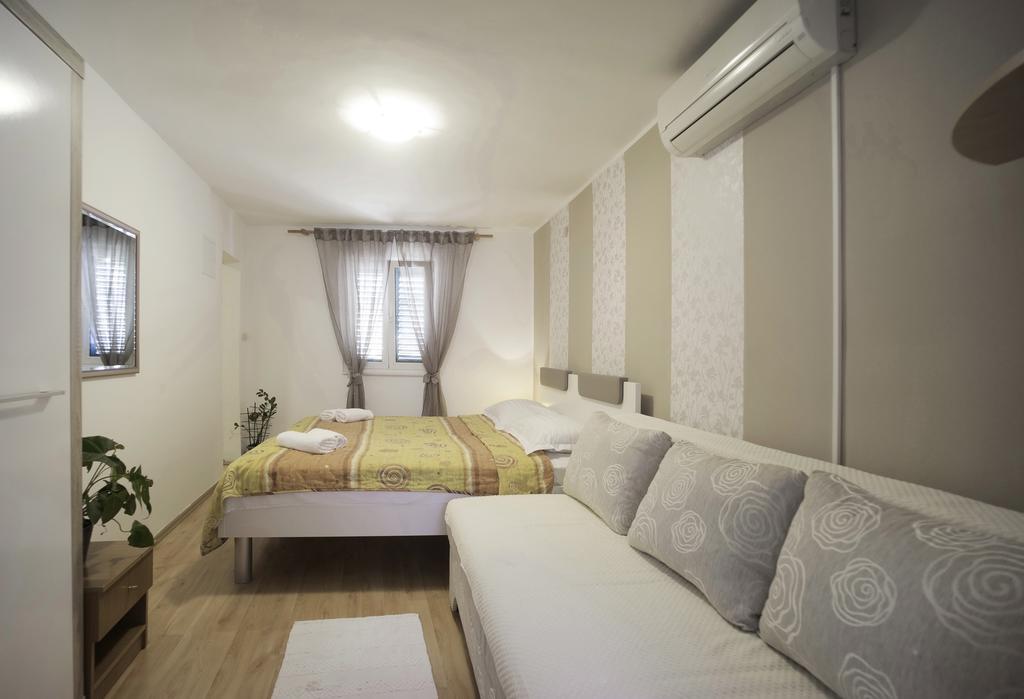 Guest Accomodation Žura Skradin Esterno foto