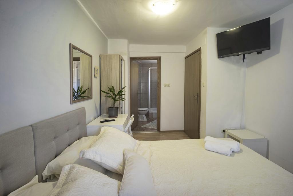 Guest Accomodation Žura Skradin Esterno foto
